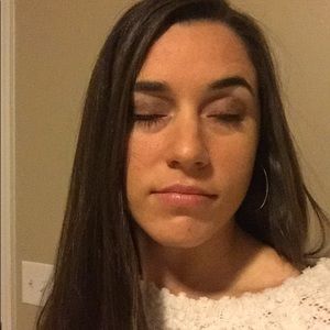 Meet your Posher, Abby